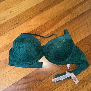 NWT Victoria's Secret Emerald Green Lace Bra